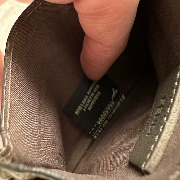 Fendi CC Case Flat - CRUISE ASPARAGOOS - Picture 10 of 10